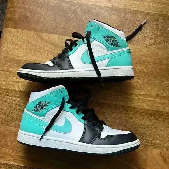 Nike Shoes - Nike Air Jordan retro turquoise